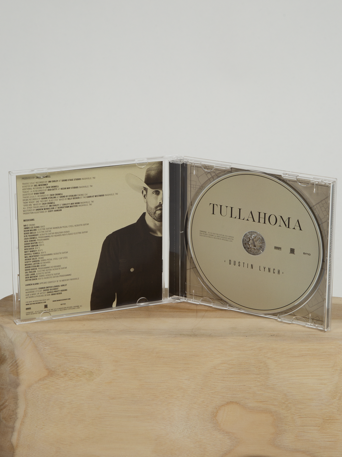 Tullahoma CD inside Dustin Lynch 